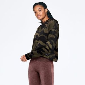 Victoria's Secret PINK Sweater Knit Pullover Carbide Camo Large NEW